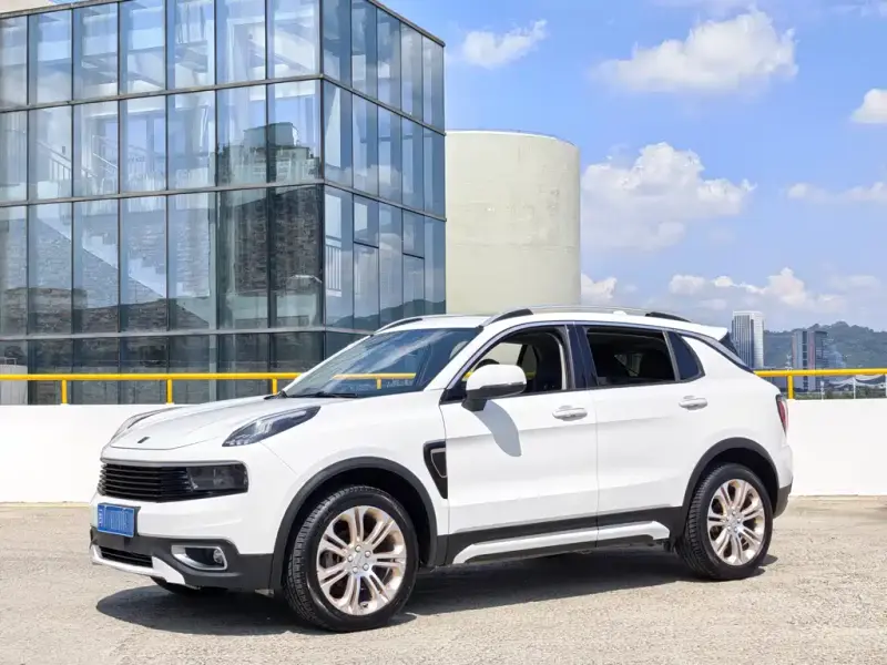 Lynk & Co 01