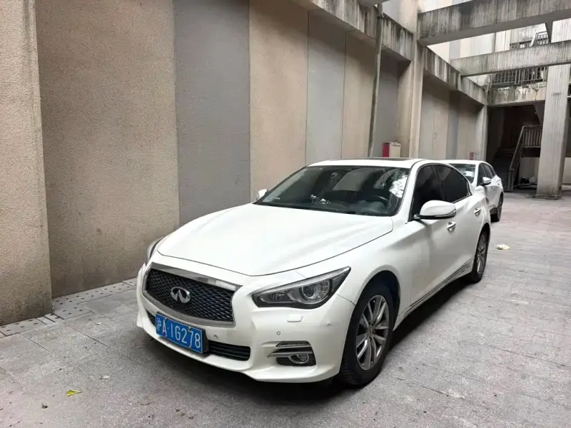 Infiniti Q50L