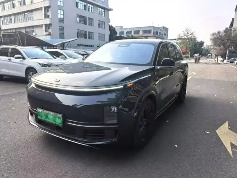 Li Auto L8