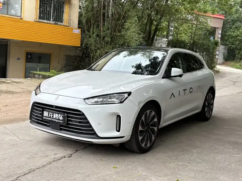 AITO M5