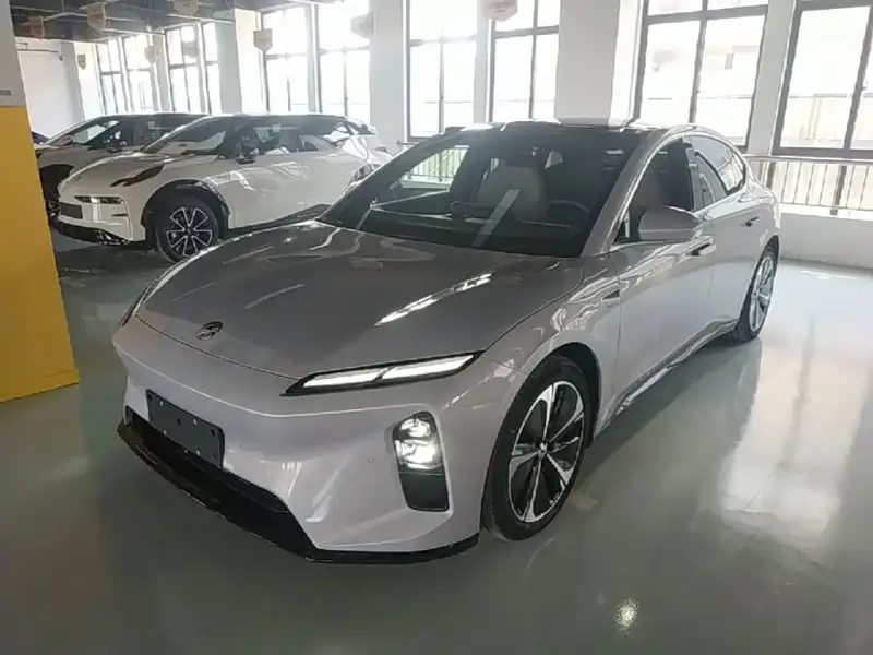 NIO ET5