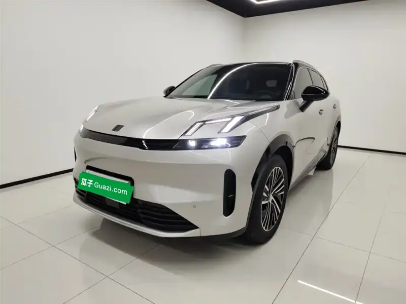 Lynk & Co 08 EM-P