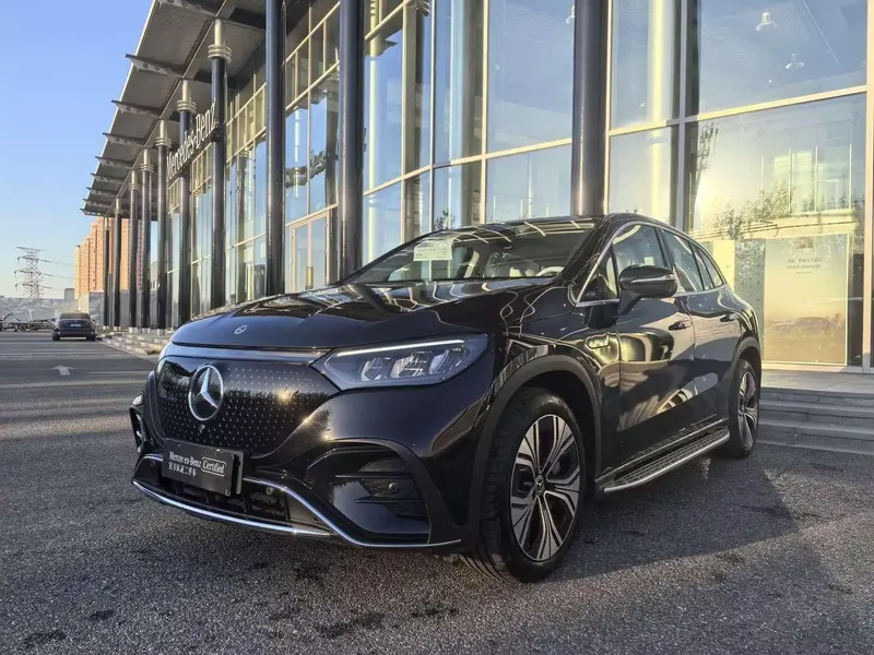 Mercedes-Benz EQE SUV