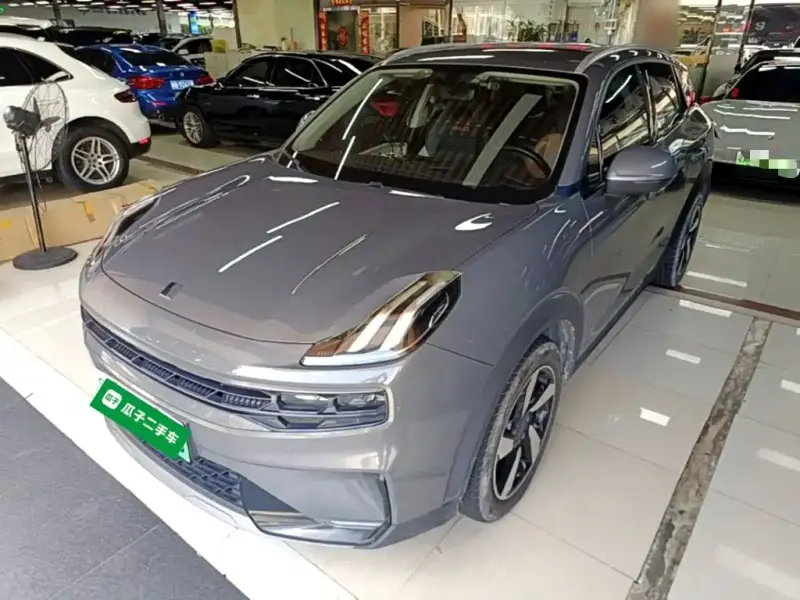 Lynk & Co 06 EM-P