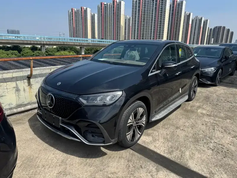 Mercedes-Benz EQE SUV