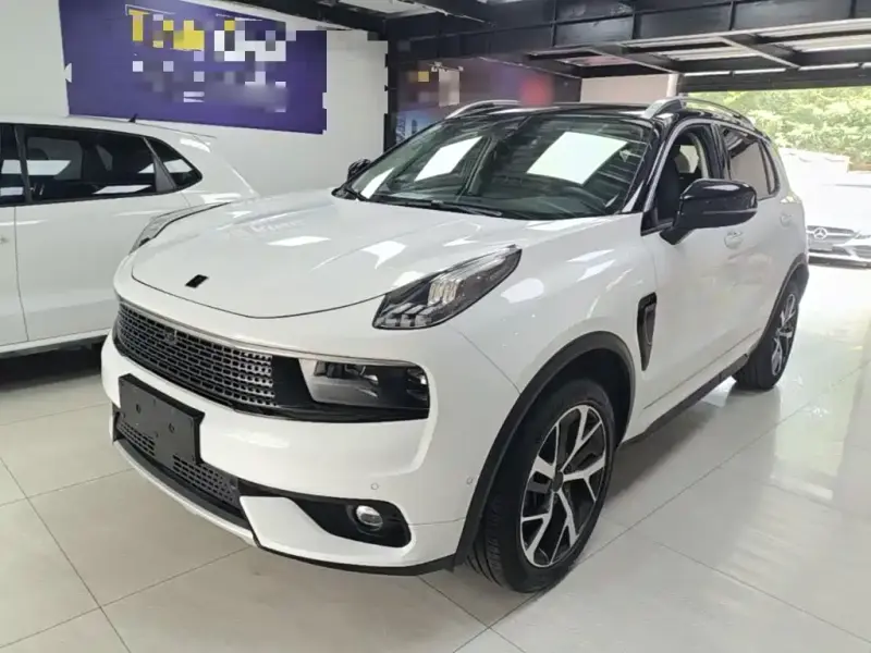Lynk & Co 01
