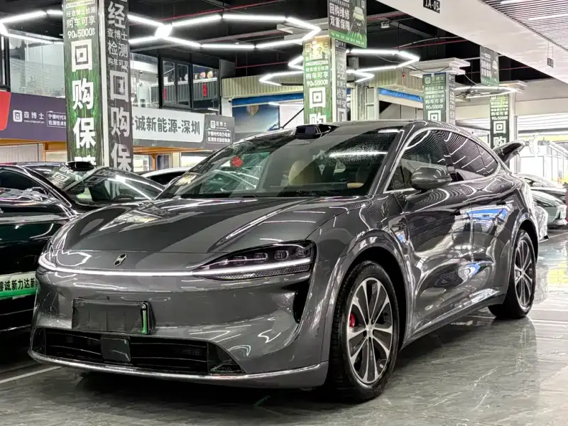 Luxeed Zhijie R7