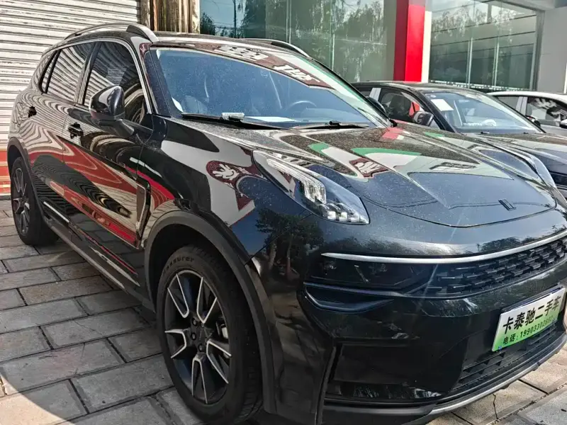 Lynk & Co 01