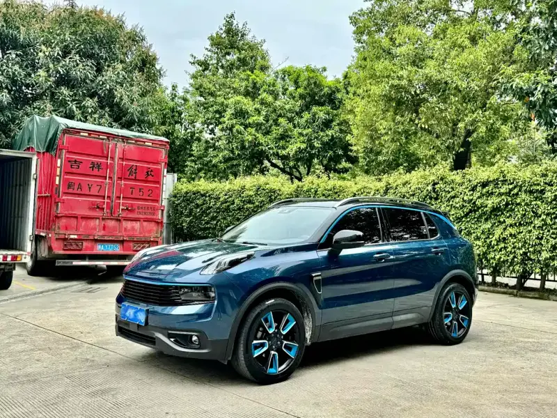 Lynk & Co 01