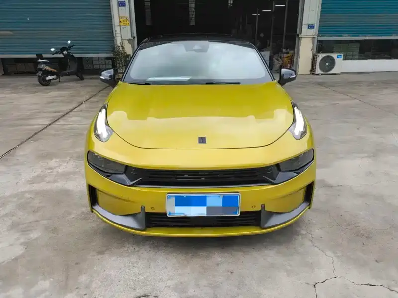 Lynk & Co 03