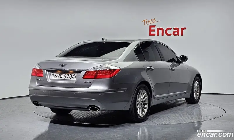 Hyundai Genesis