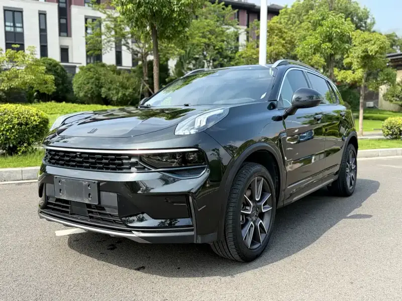 Lynk & Co 01