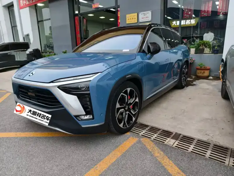 NIO ES8