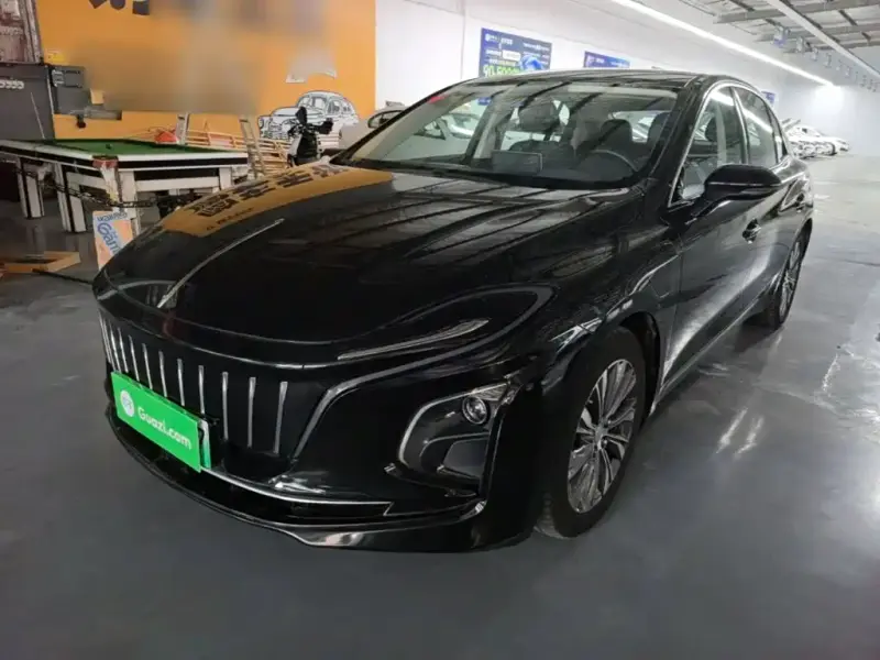 Hongqi E-QM5