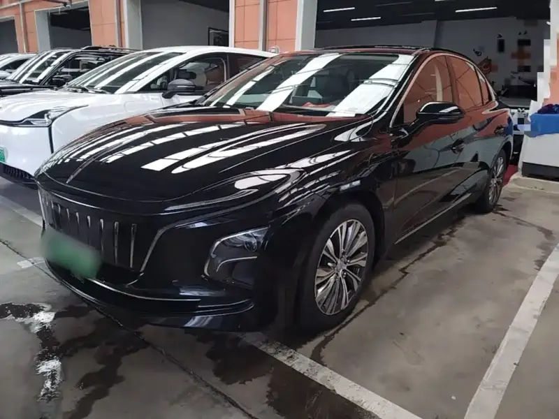 Hongqi E-QM5