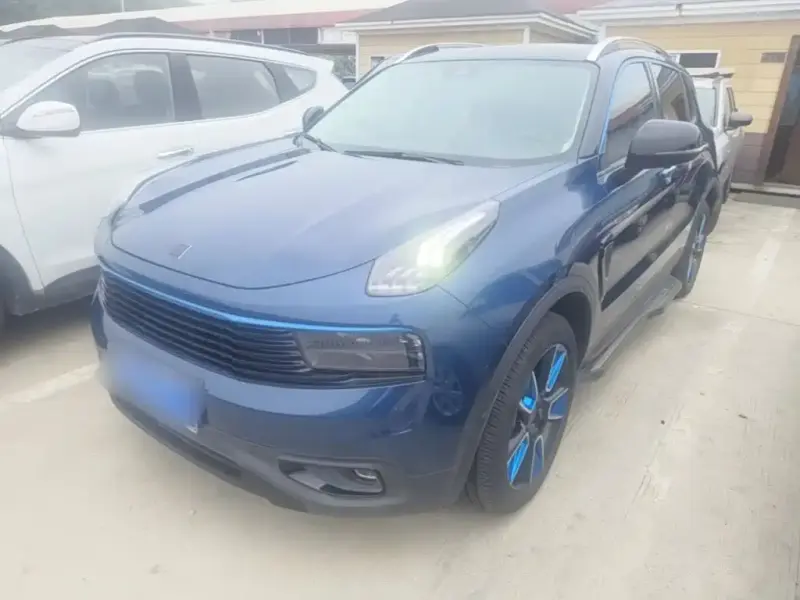 Lynk & Co 01