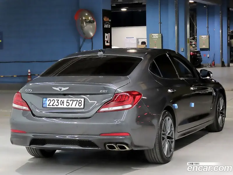 Genesis G70