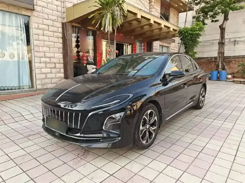Hongqi E-QM5