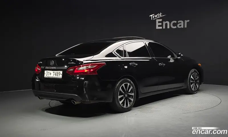 Nissan Altima