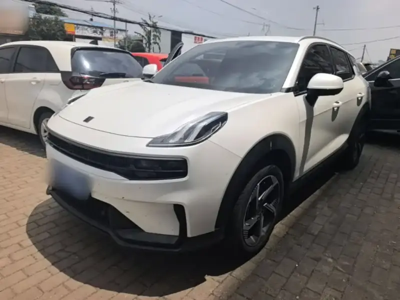 Lynk & Co 06