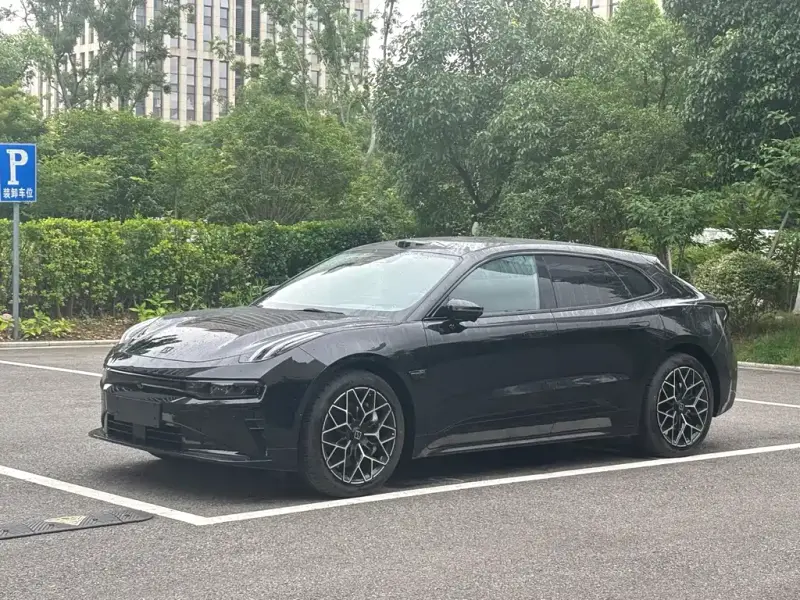 Zeekr 001