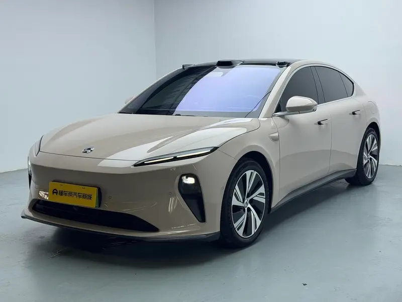 NIO ET5