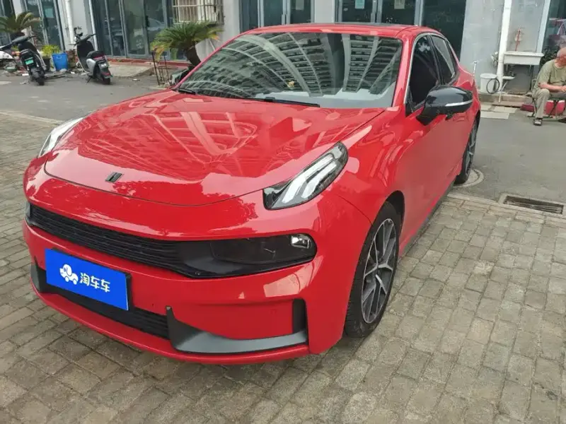 Lynk & Co 03