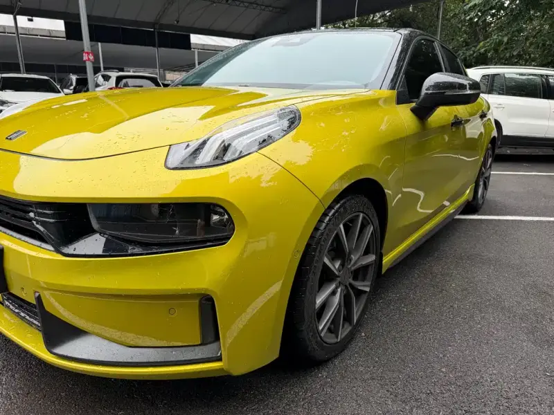 Lynk & Co 03