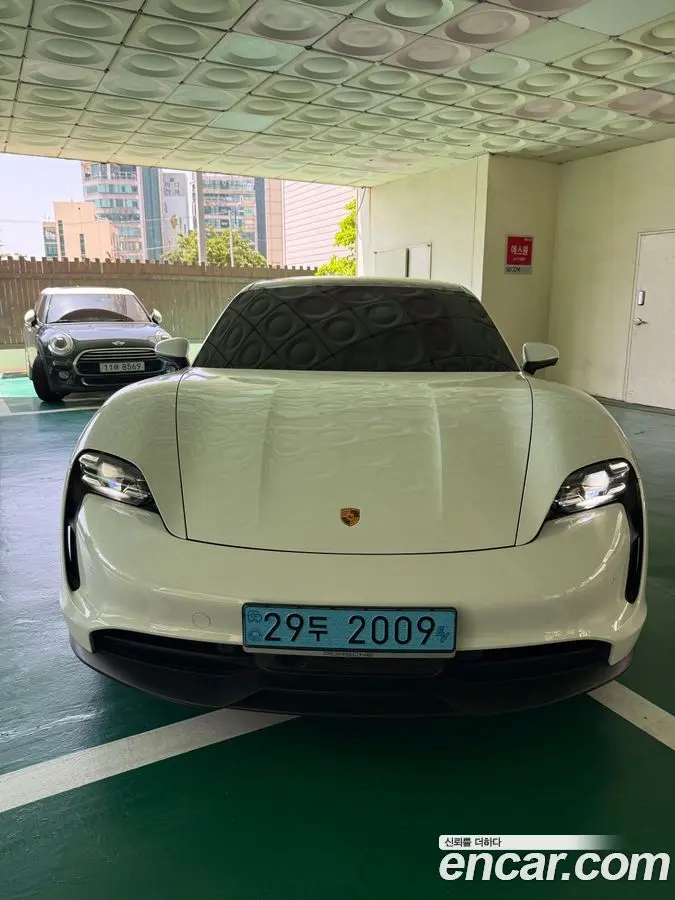 Porsche Taycan