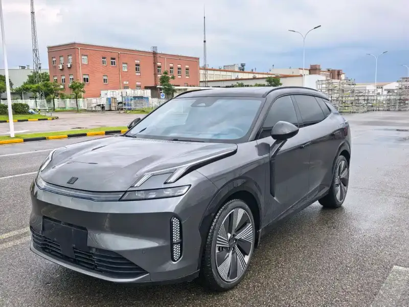 Lynk & Co 08 EM-P