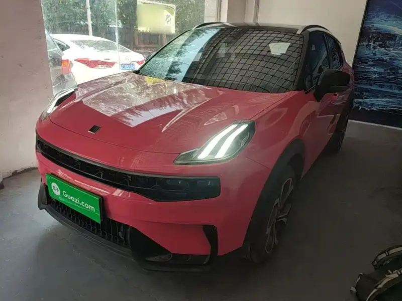 Lynk & Co 06
