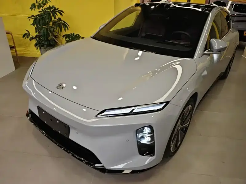 NIO ET5