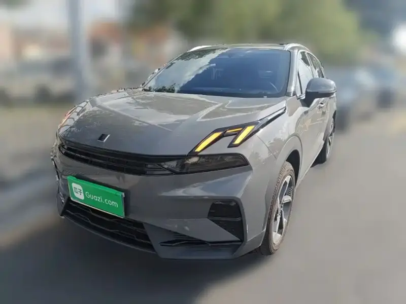 Lynk & Co 06