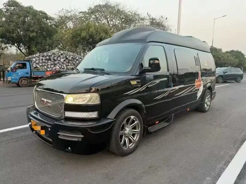 GMC Savana