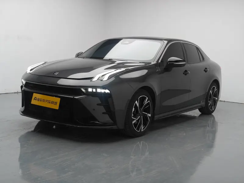 Lynk & Co 03