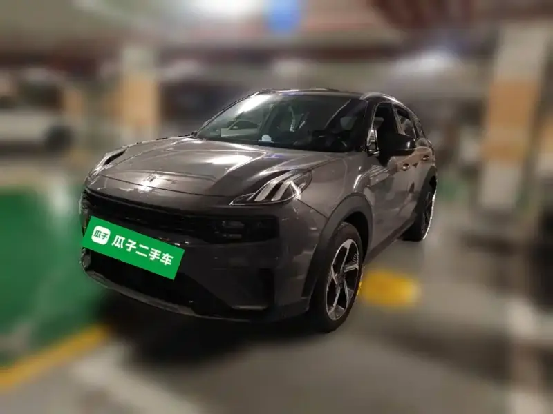Lynk & Co 06