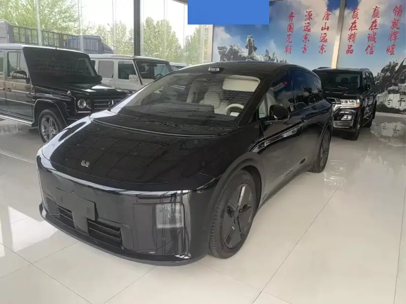 Li Auto i8