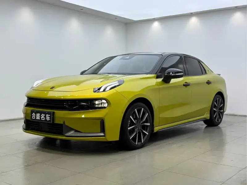Lynk & Co 03