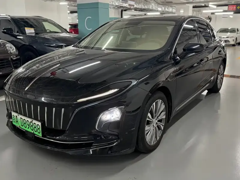 Hongqi E-QM5