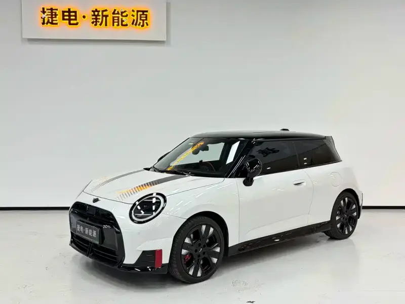 MINI JCW EV