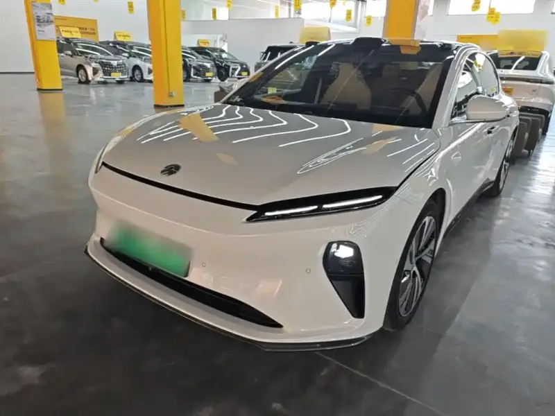 NIO ET5