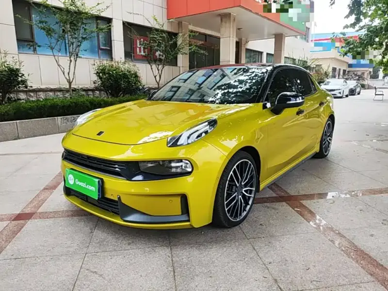 Lynk & Co 03