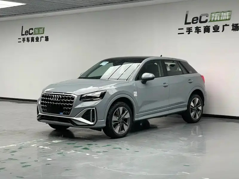 Audi Q2L