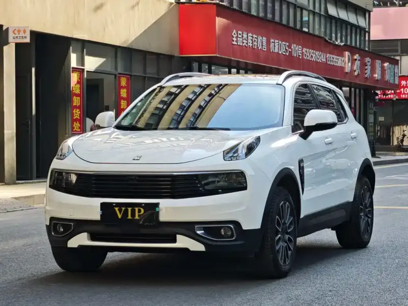 Lynk & Co 01