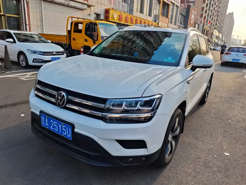 Volkswagen Tharu