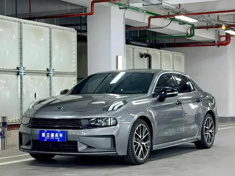 Lynk & Co 03