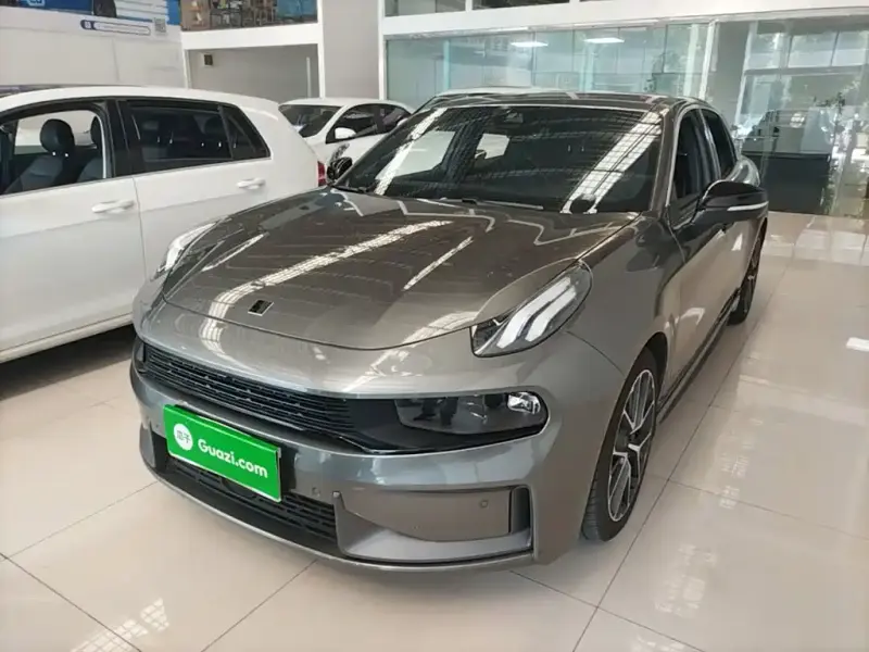 Lynk & Co 03