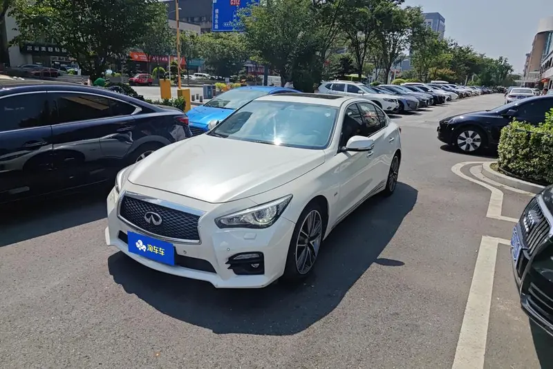 Infiniti Q50L