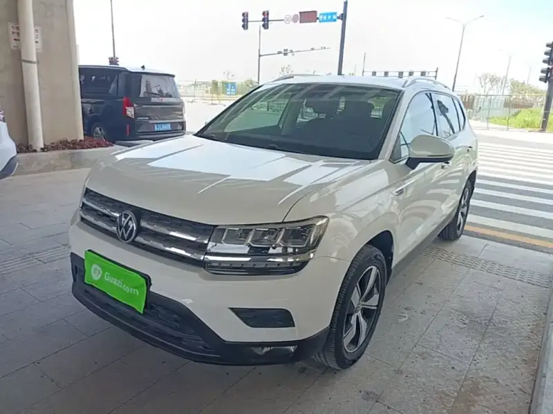 Volkswagen Tharu