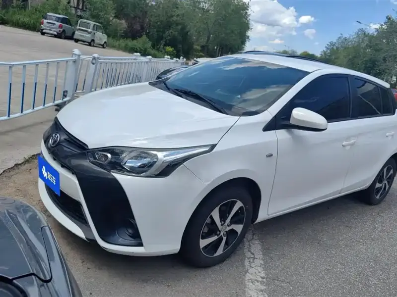 Toyota Yaris L